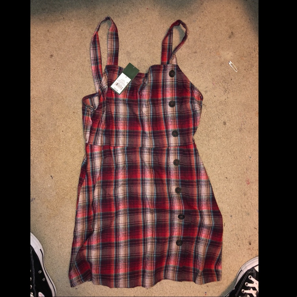 Never been worn dress, price tag still on